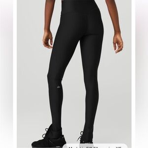 Alo yoga split hem airlift leggings